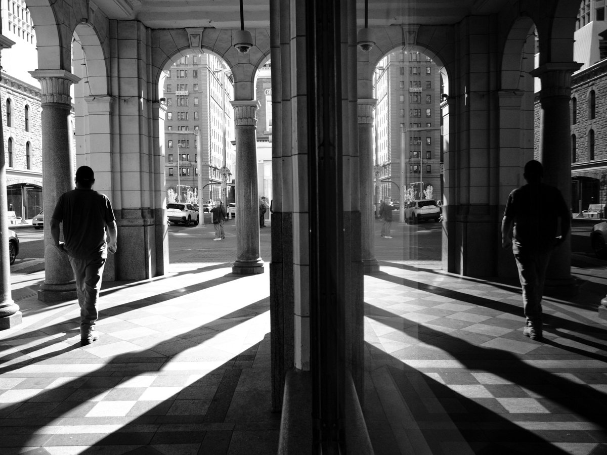 StreetScotty's tweet photo. #StreetPhotographyTribe #StreetHunters  #thestreetphotographyhub  #Streetleaks #CityGrammers #streetsincanada  #urbanstreetphotogallery #blackandwhitephotography  #streetphotographersinternational #ricohgr2 https://t.co/6U7EyxP9M8