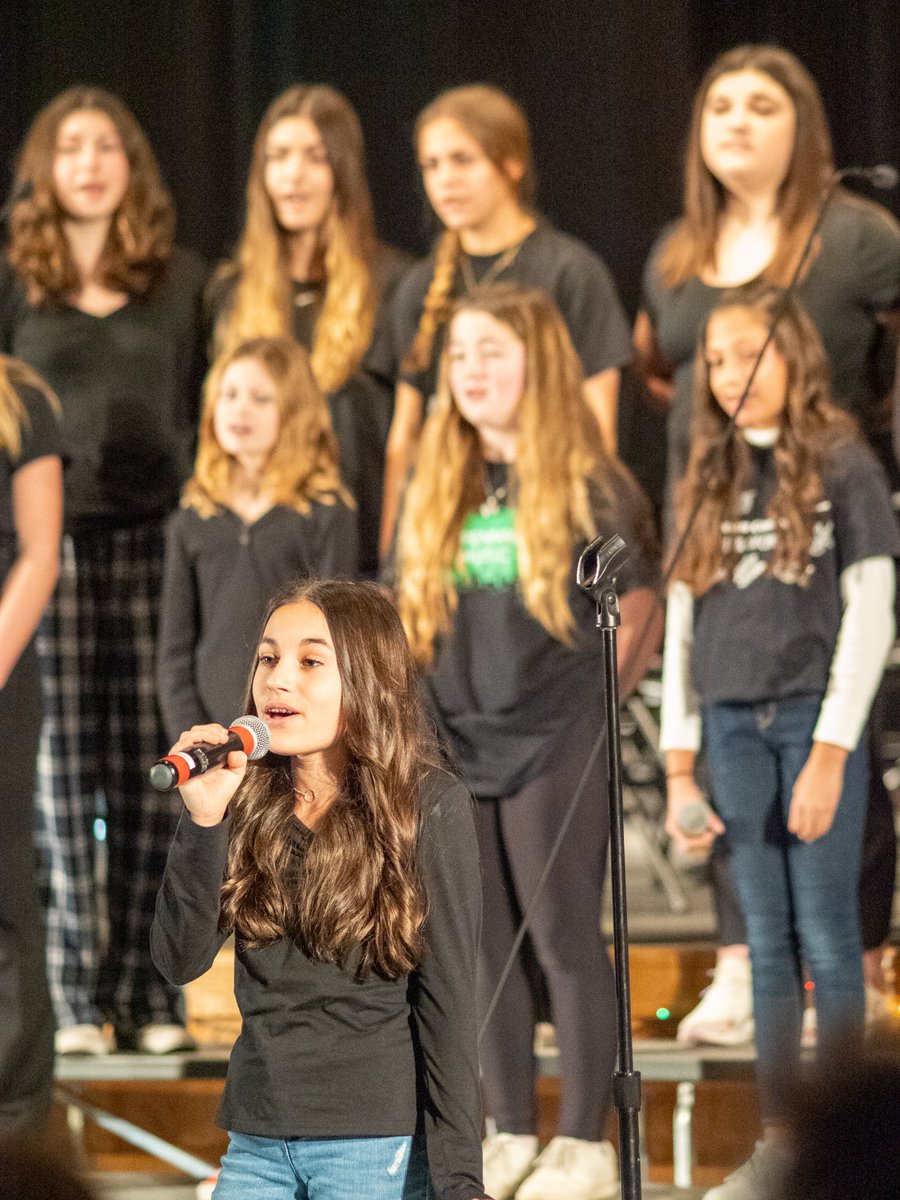 PennridgeSD's tweet photo. The #RidgeChannel Holiday Concert Music Extravaganza continues with another wonderful performance by the @PennCentralMS Students! Thanks for your musical gifts!
https://t.co/m1BeMl4ygN
#shareyourpsdgreat #pennridgestories #holidaymusic #HappyHolidays https://t.co/8MoqszciLI