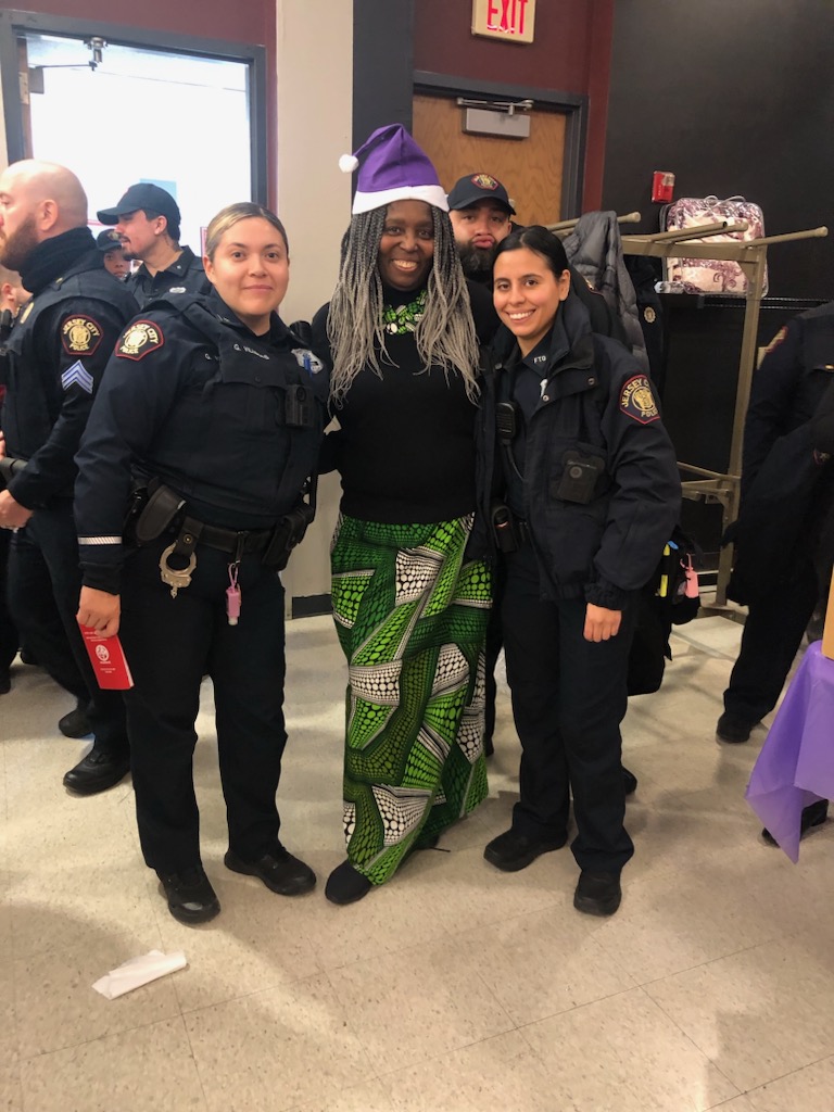 ElizabethHemin1's tweet photo. Enjoying a morning out with AngelaCares and some of Jersey City finest https://t.co/qOReF7B2xk