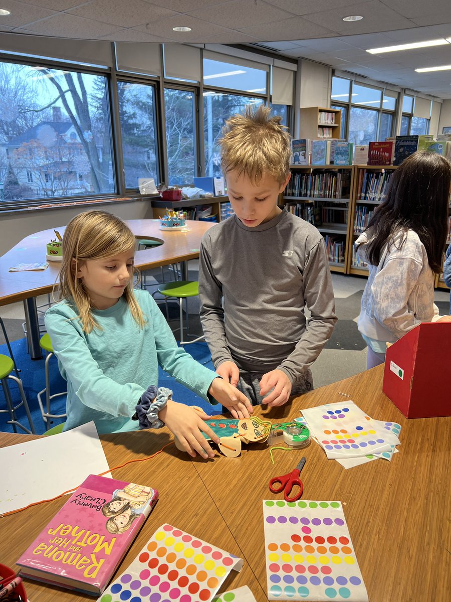 ExploreCentral's tweet photo. We had a wonderful Winter STEAM Day! Our 4th graders helped lead the stations - we are so grateful for them! ❄️⛄️ #centralfoxes @Wilmette39 @WEA39Unite https://t.co/ZUHt3a0eN4