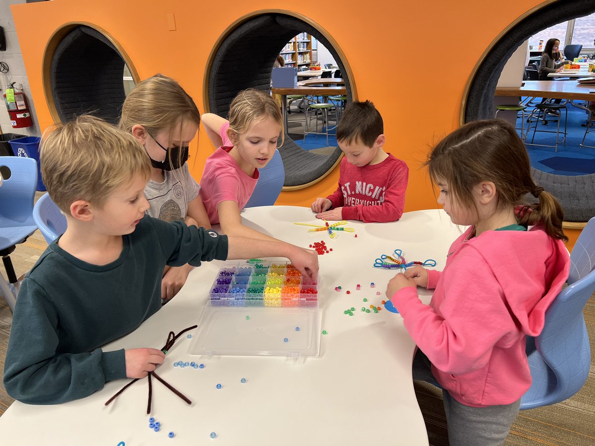 We had a wonderful Winter STEAM Day! Our 4th graders helped lead the stations - we are so grateful for them! ❄️⛄️ #centralfoxes <a href="/Wilmette39/">Wilmette Public Schools</a> <a href="/WEA39Unite/">Wilmette Education Association</a>