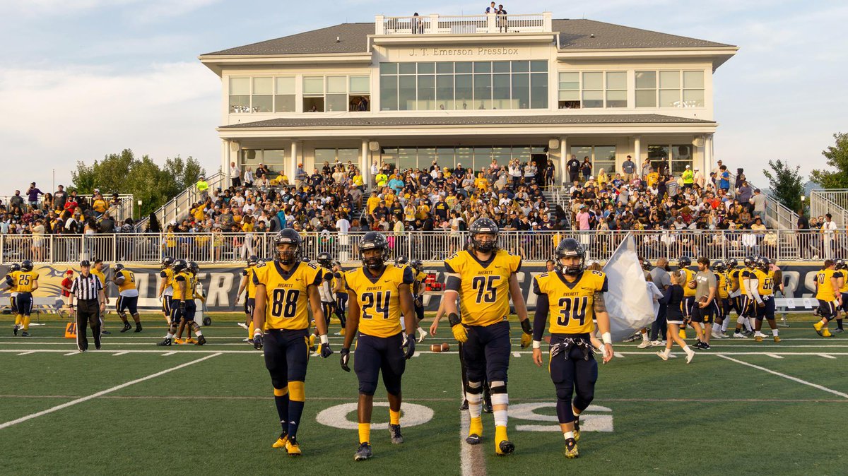 dylan_logue8's tweet photo. Blessed to receive my 2nd offer from @AverettFootball @coachphenry @CoachP_eterson https://t.co/obsDBVqXnU