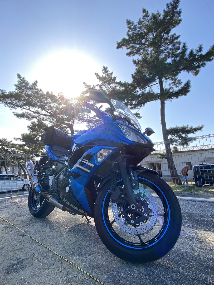 雪☃️スゴイですね。あちこちで通行止めになってるようです💦
バイクの走り納めは来週かなぁ〜✨
みなさんご安全に‼️