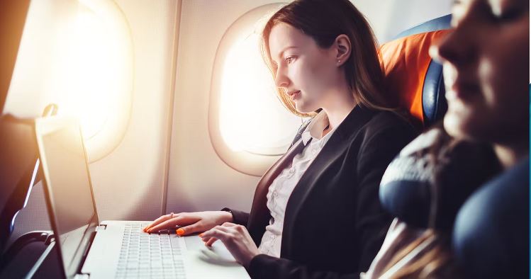 LJB_Marketer's tweet photo. New @Verint blog! Airline hangs up the phone in favor of #digital channels—go exploring for how it’s going #CX #Airlines #CustomerJourneys #Voice #ConversationalAI #AI #IVAs #Automation https://t.co/JvBqNkzTSR https://t.co/9vAvdxFESm