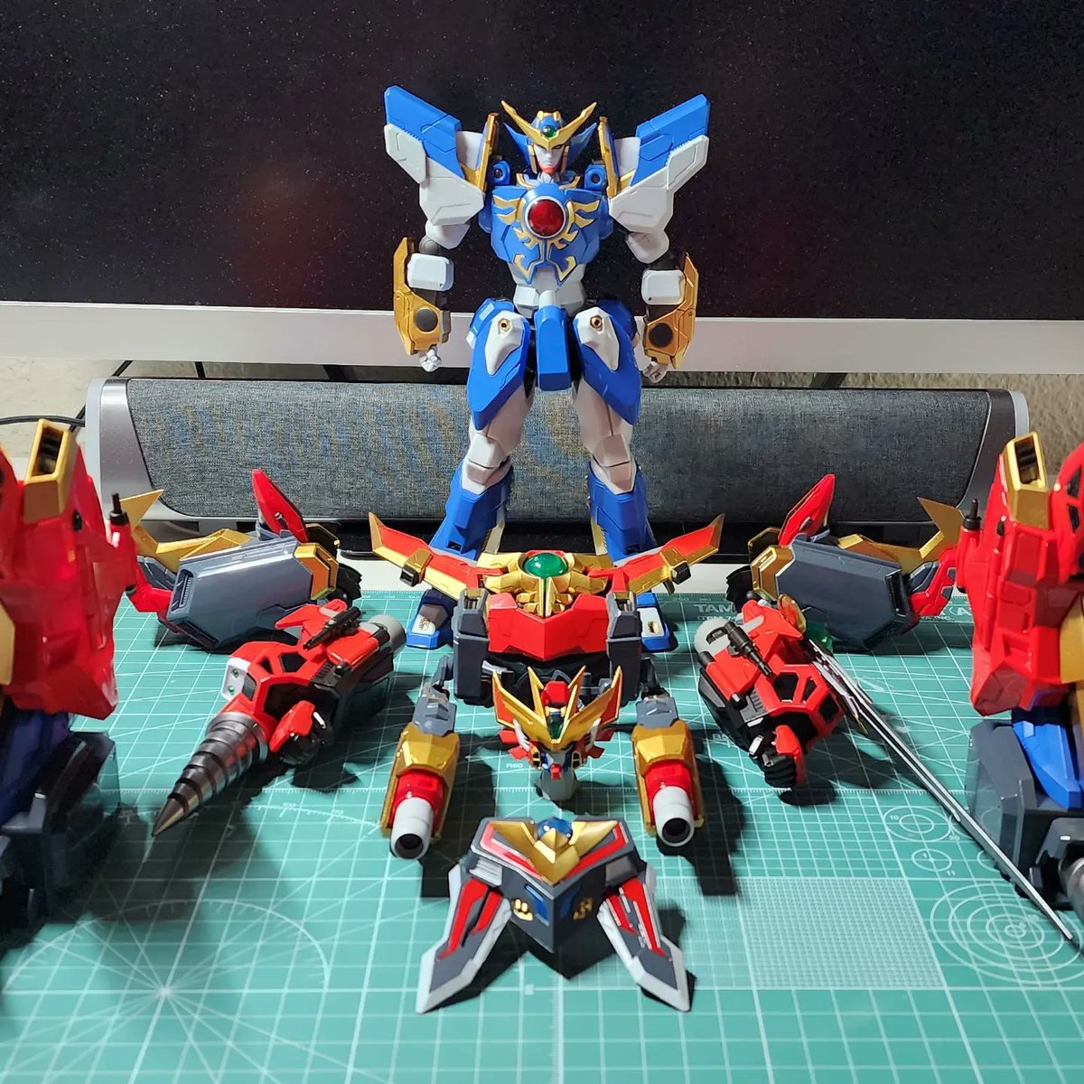 Gravion7171's tweet photo. Finally the Ultimate Gravion I've been waiting for has finally arrived!!! I rmrbrt buying the first Gravion figure back in 2018 and with this the cycle is complete....until the models come out >_> #gravion #gravionzwei #obari #sentinel https://t.co/lo0y8OhmRH