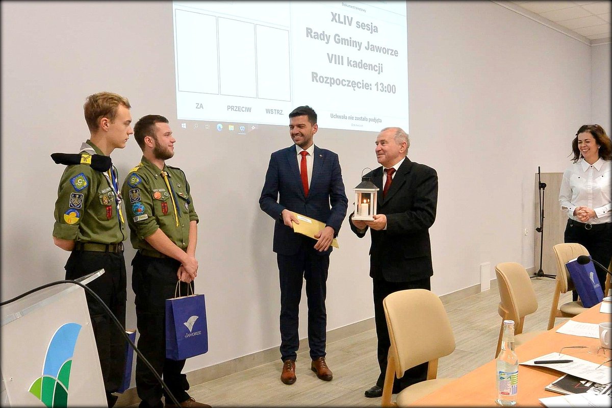 Ostalkiewicz's tweet photo. @PeaceLightBethlehem
#PeaceLightOfBethlehem
Światełko Pokoju z Betlejem
To coroczna harcerska i skautowska akcja przekazywania przed Świętami Bożego Narodzenia symbolicznego ognia, zapalonego w Grocie Narodzenia Chrystusa w Betlejem.
https://t.co/Fh7icPcxUE https://t.co/RQjkxRZwQL