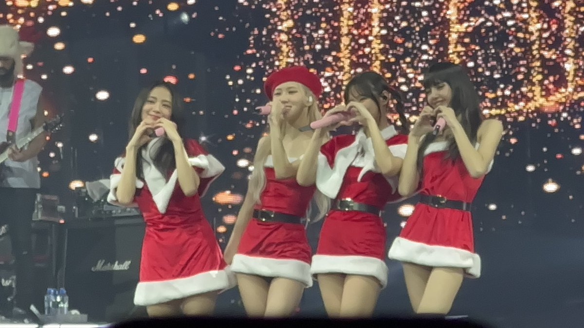 vousjay's tweet photo. บพน่ารักกันมากกก🥲🧑🏻‍🎄 https://t.co/hzzuKNBQSO