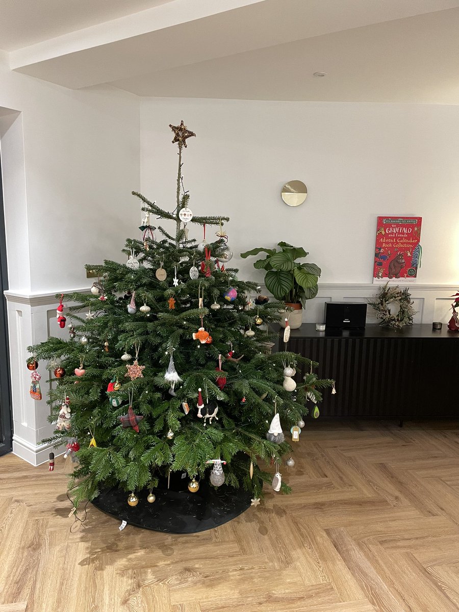 HugoCreeth's tweet image. #12daysofGmas