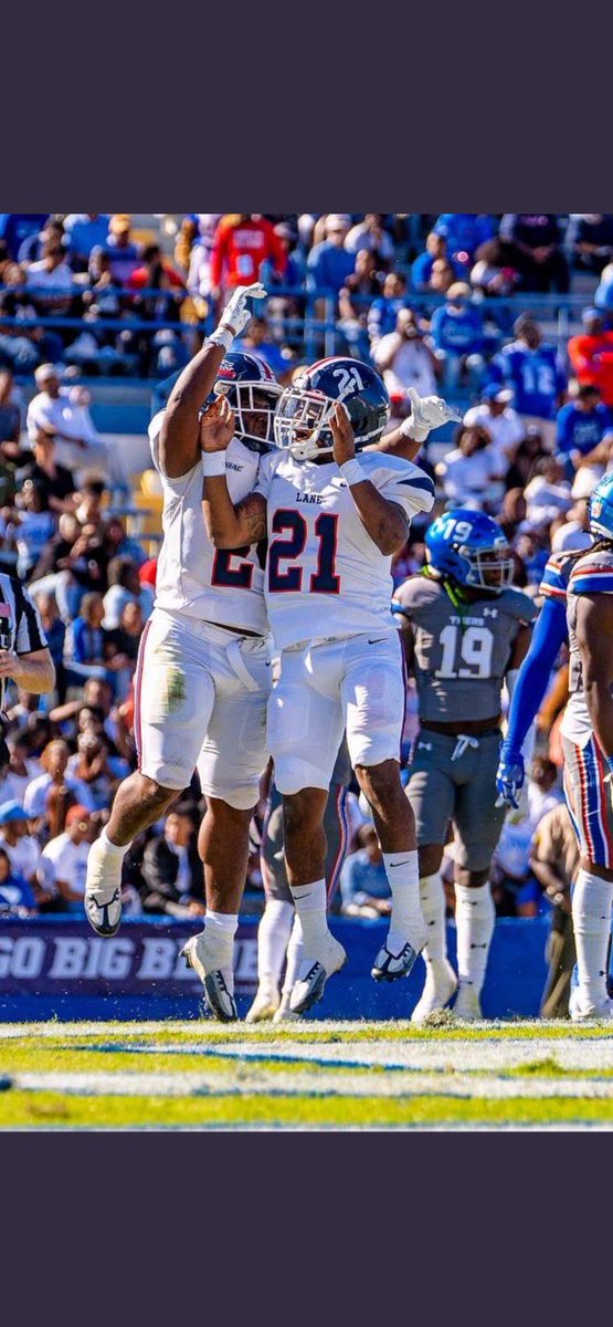 BanksCamr's tweet photo. #AGTG After a GREAT talk with @insidezone, I am blessed to receive an offer from @lane_football!!! @jkleesportz @samspiegs @RecruitLouisian @PrepRedzoneLA @On3Recruits @curdog_recruits https://t.co/v5vebQ57JS