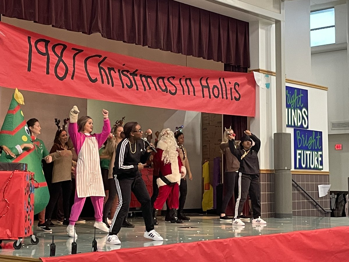 cmclainAP's tweet photo. Sing Off Day!!! Congrats to Team 1 @BrightAcadFISD ! Even had a special guest appearance by @4streetboys. https://t.co/6TpWRyScfJ