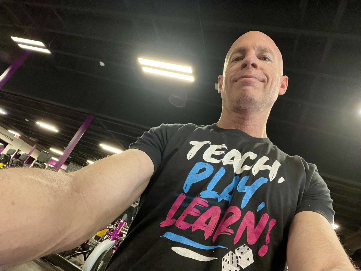 burgessdave's tweet image. Repping #TeachPlayLearn by @teacherslearn2 at the gym today!! #dbcincbooks #fitleaders #teacherfit