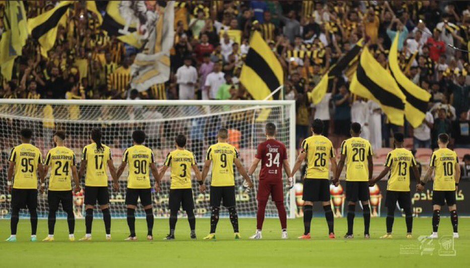aloneboyninjaqw's tweet image. مبرووووك الف مبرووووك ل جمهوووووور 💛💛الذهب والقادم اجمل💛