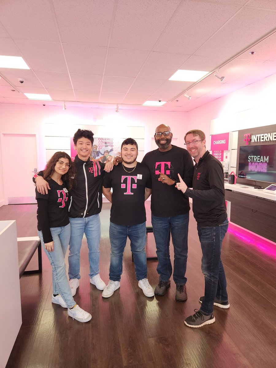 Great store visits in Northern Virginia yesterday with <a href="/DustinWKaufman/">Dustin Kaufman</a>. Thanks for all your support.