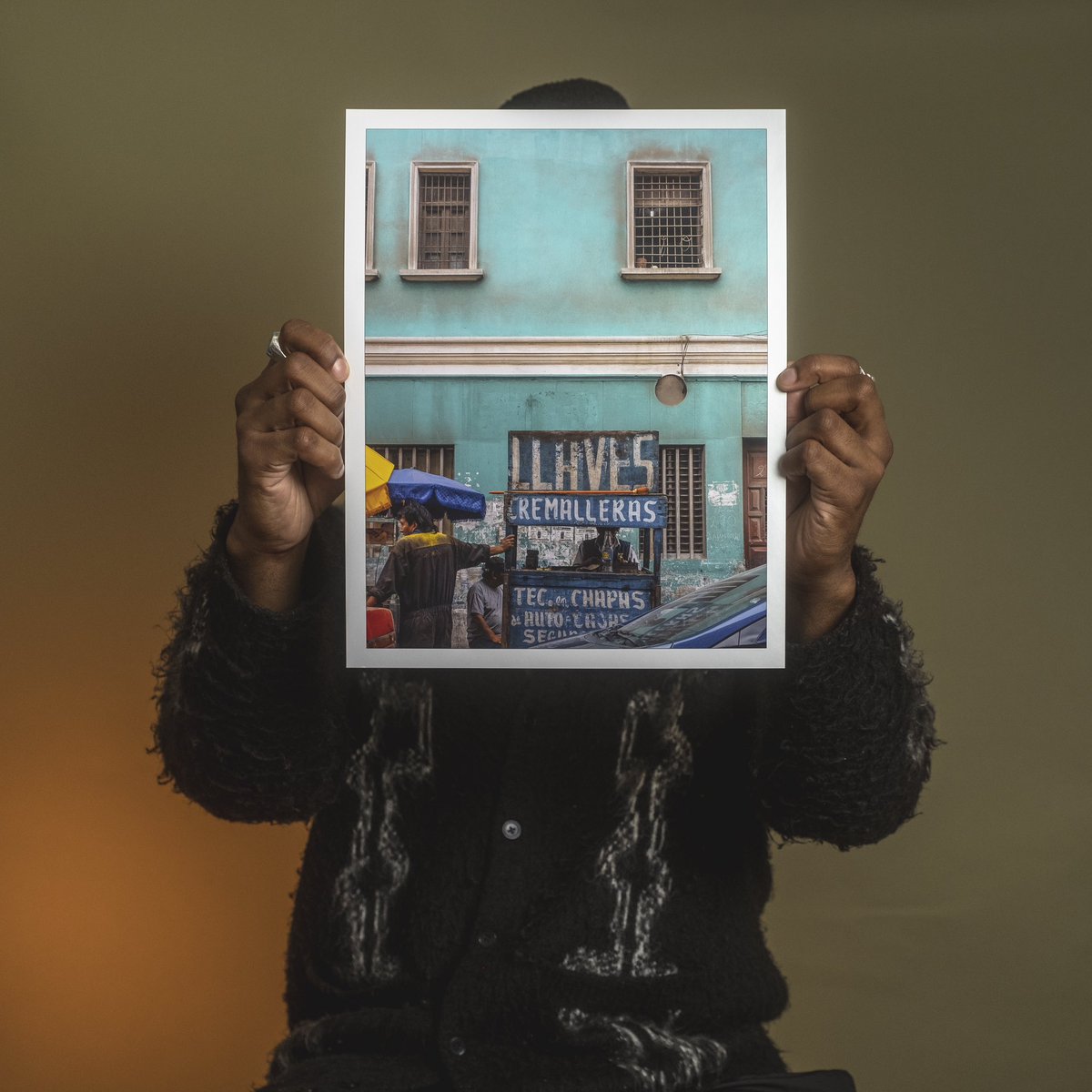 <a href="/BraydenCreation/">Brayden Creations</a> A fave photo of mine covered in the color blue shot Lima, Peru 🎶