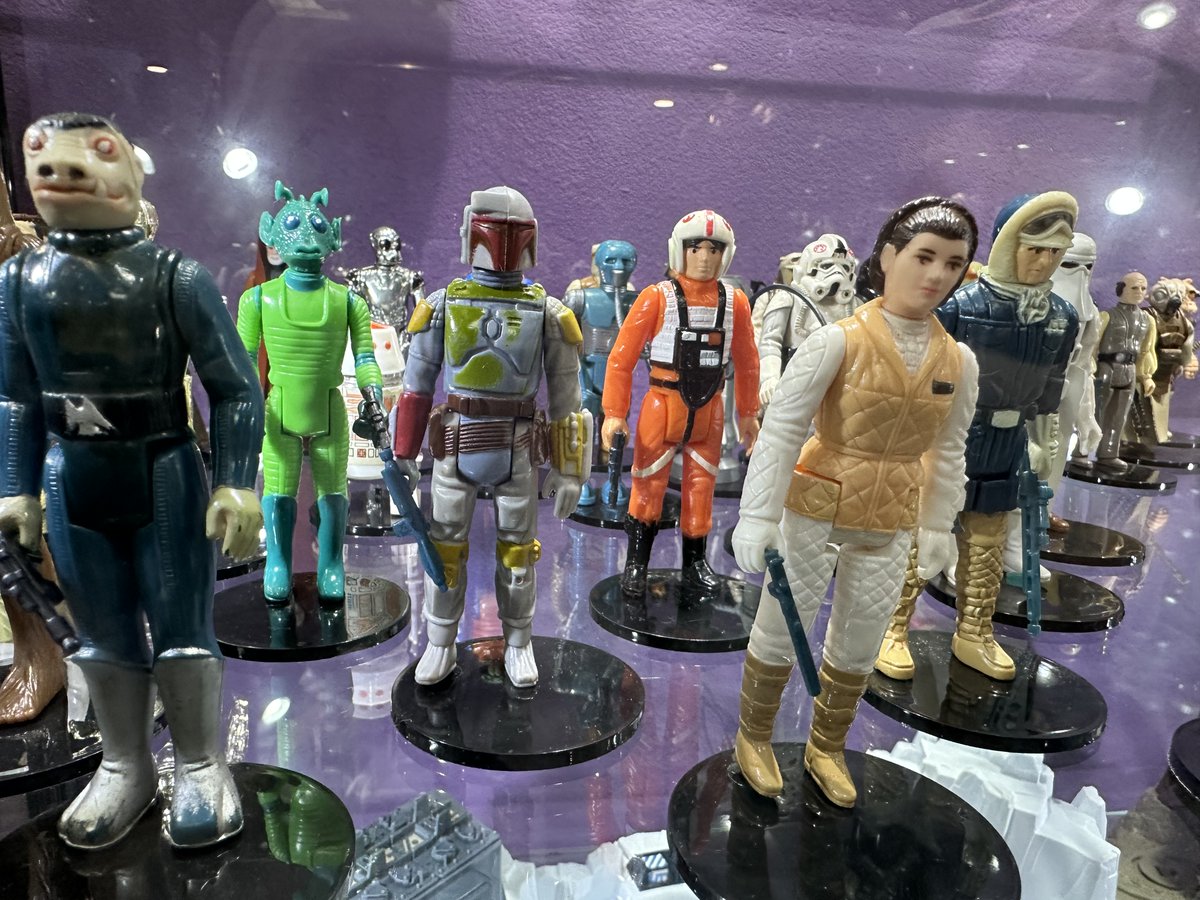 kelly_knox's tweet photo. One of my must-visit places in Austin is always  @OutlawMoonGames ✨ Not just tabletop games but also vintage #StarWars goodies you won't find anywhere else (but the AOTC Anakin ornament is mine now, sorry) https://t.co/c1hqMgzy1a