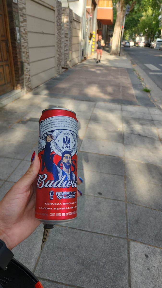 KatiaAcua4's tweet photo. @budweiser_ar Gracias 🍻  1 código solo se canjea una! Fui a 3 Supermercados chinos en el Barrio de Boedo que tenían los carteles de cerveza gratis,Venezuela 3943 funciona mal cargar el Qr, Castro Barro 524esperan que les repongan, Castro Barro 946 te dejan 1 código por persona. https://t.co/9PUu8dr3FX