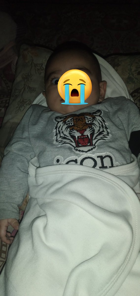 asyabebek7's tweet photo. # Allah için yalvarıyorum kurmanïnız olayım Allah için çocuklarım aç evde yiycek birşeyim yok bez süt mama gıda ihtiyaçım var ev kiramı veremedim evsahbim evden cık diyor lütfen kiramı vermeme yardım edin Allah aşkına yavrularım çocuklar aç ağlıyorlar paylaşın 🕋🕋🕋🕋🕋🕋🕋🕋🕋 https://t.co/746UiNJura