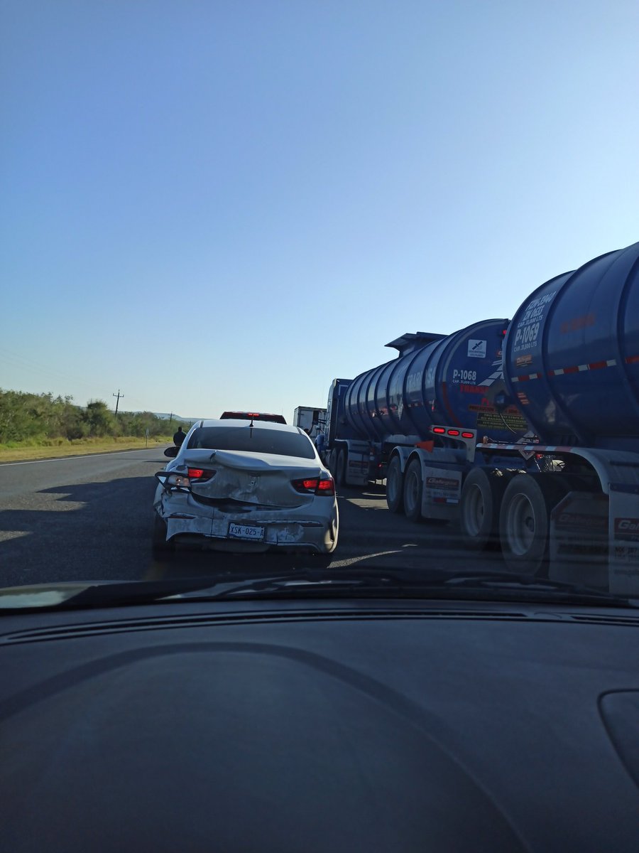 Llevo más de diez horas viendo por el cristal de mi auto... 🌊