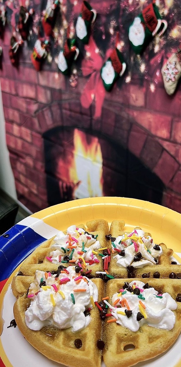 SetonPharmRes's tweet photo. Waffle Wednesday has been the star of this year's research month! Here are some of our residents taking a well-deserved break from their data collection! https://t.co/vlZuDXnd8A