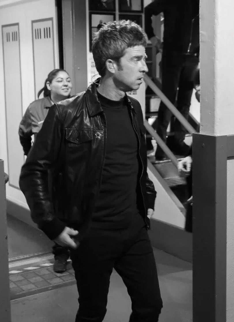 Noel Gallagher Everyday (@dailynoelyg) on Twitter photo 