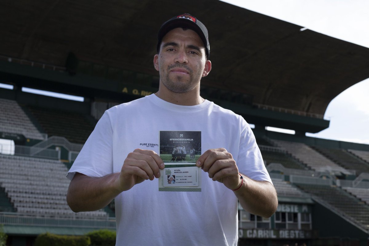 ParalyticsBN's tweet photo. "Estoy muy feliz por La Copa Del Mundo, pero la cambiaría porque anulen ese penal absurdo que le dieron a Quilmes en el reducido... Un robo total"

✍️ Marcos Acuña, campeón del Mundo. https://t.co/VJx6CMBv0w