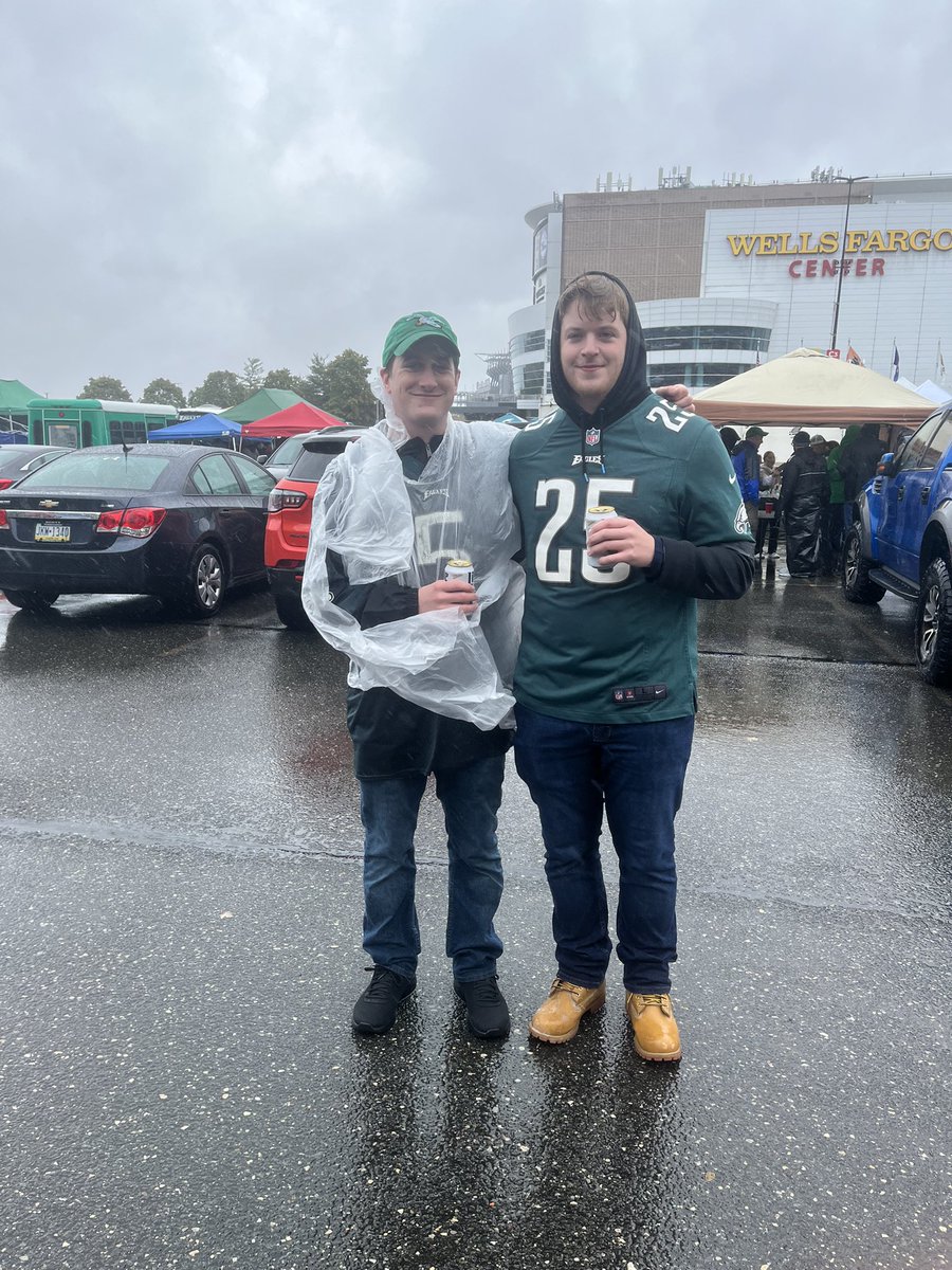 mattboyle17's tweet photo. @Eagles @MillerLite #itsmillertimephilly https://t.co/bMX9o8zvIa