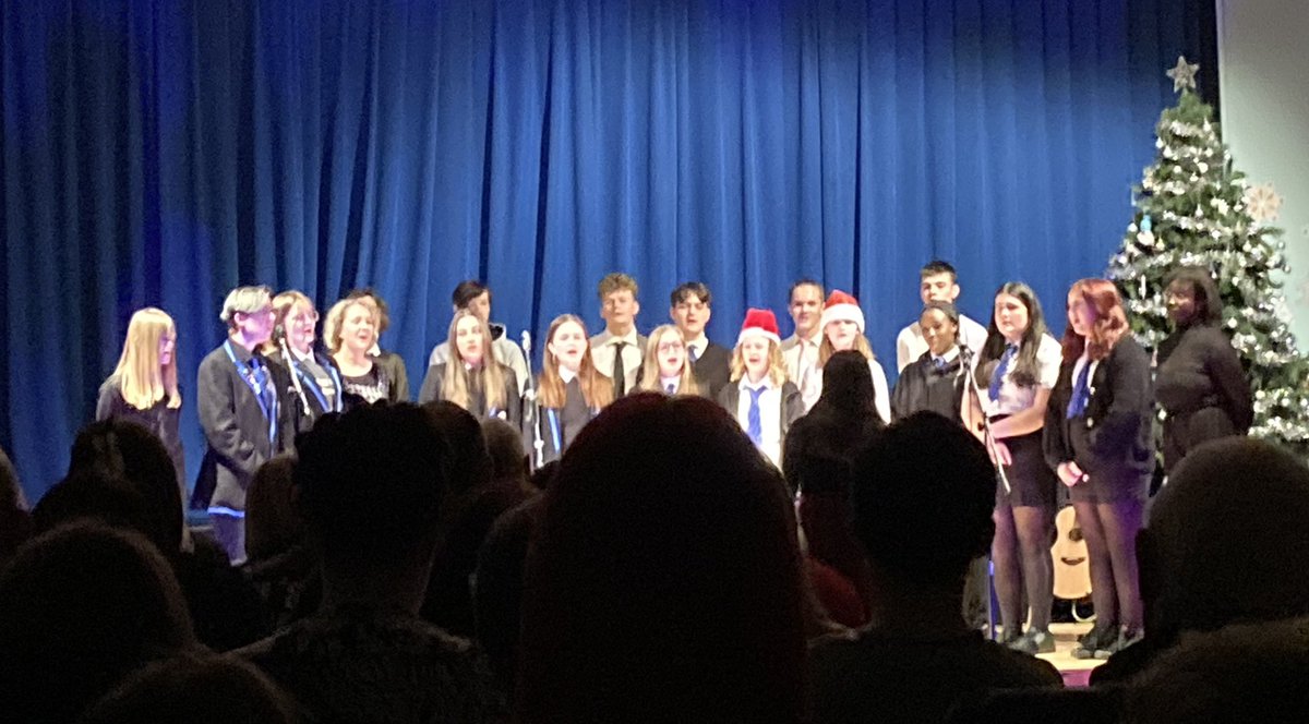 Amazing talent on show @broxburnacademy Christmas Concert! Celebrating 60 years of the school with our fantastically talented young people and staff! @BroxburnMusic @AcademyRrr2 @BroxburnArtDept