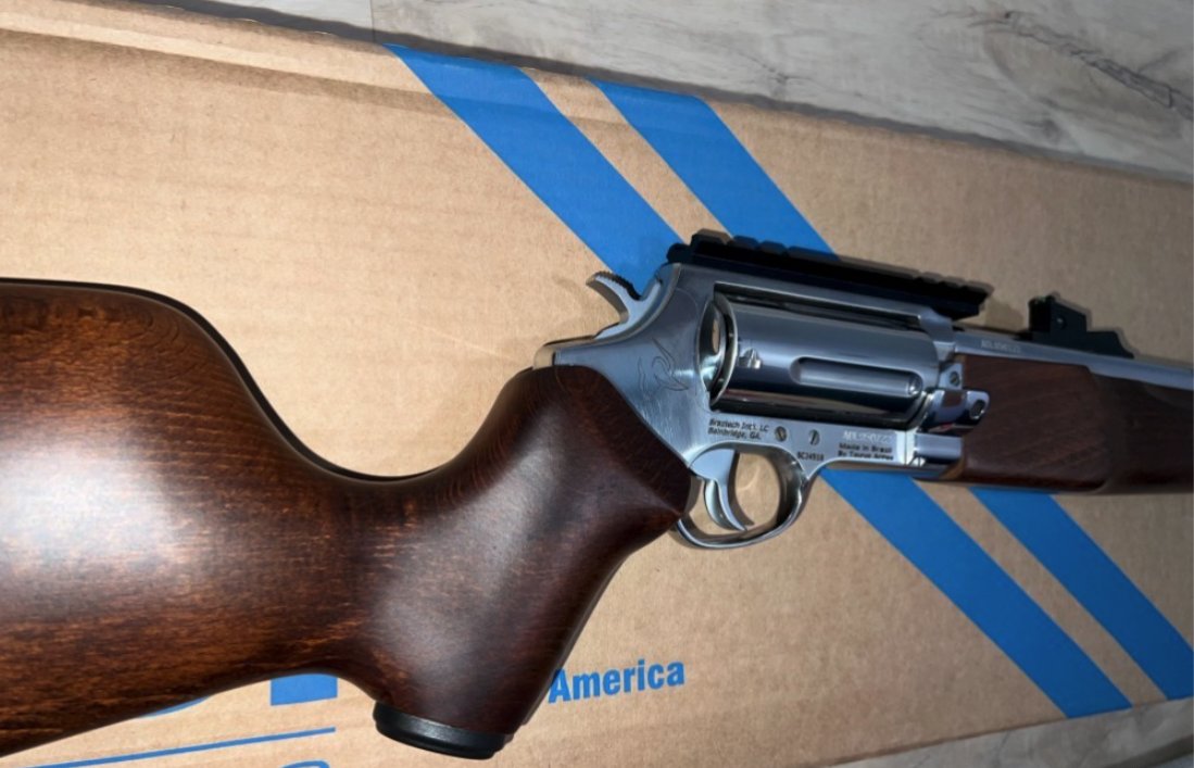 GunBroker's tweet photo. Spotted on GunBroker: "Rare* Circuit Judge .45Colt/.410Mag Brazilian Hardwood.
🔥 See it here: https://t.co/DzSfpv9T6Y
#CircuitJudge #45colt #gunbroker https://t.co/NHLfVmlhJS