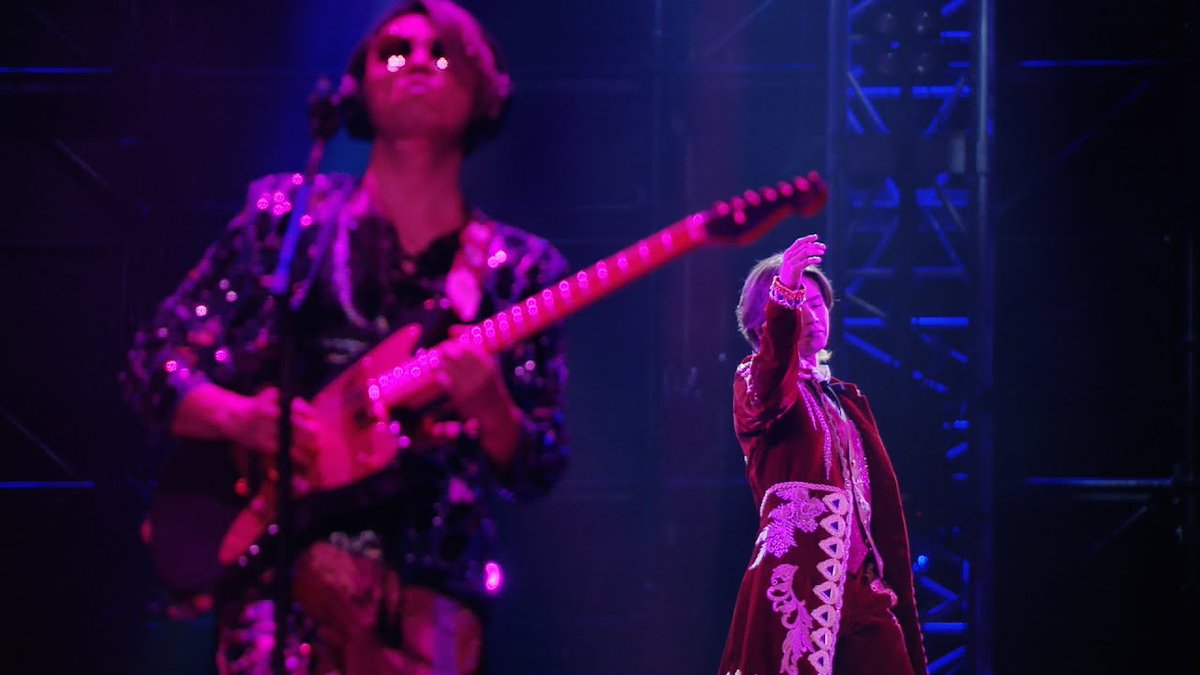 SMILE_UP_FAMILY's tweet photo. From #KinKiKids' Concert Tour 2019-2020 #ThanKs2YOU comes the live performance clip of their 2017 38th CD single #TheRedLight, now available on YouTube!🎵Stream it here! https://t.co/0uTCgnXAN8#YourJohnnysMusic https://t.co/QDSlXg4HFo: From #KinKiKids'… https://t.co/PjFtoaj2jD https://t.co/yXQYLikAp3