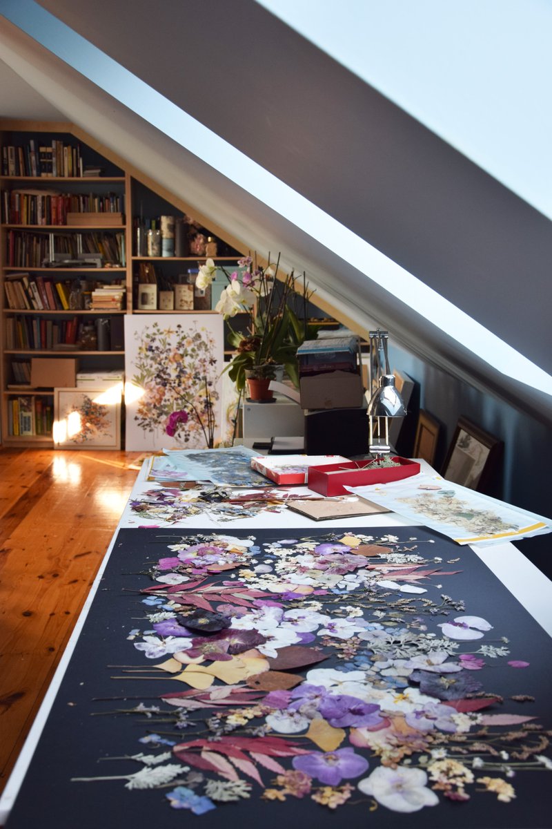 “My studio plays an important role in my creative process. Everything is not only functional and organized, but all of the beautiful colors and unique textures act as a source of my creative energy.” – Explore Anastasia’s creative space and floral work: womencreate.com/where/anastasi…