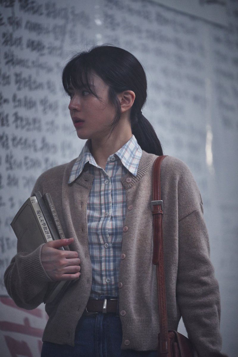 HuntTheMovie's tweet photo. Go Yoon-jung on the set of #HuntMovie. https://t.co/GhMc177r8C