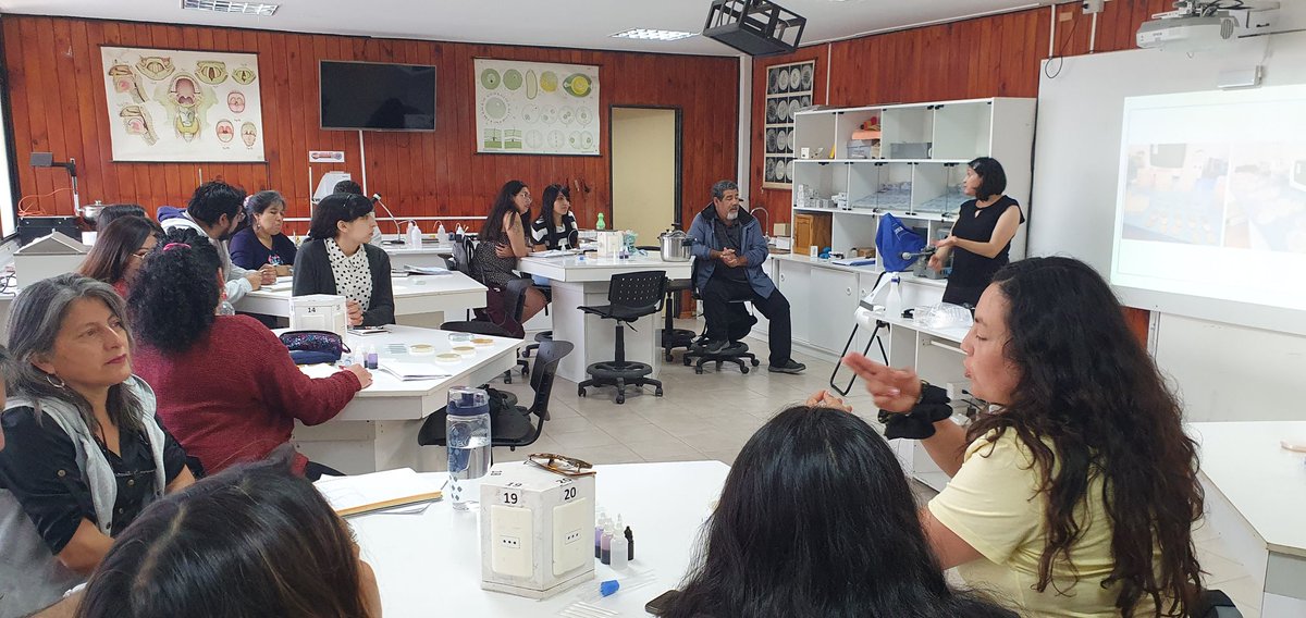 MariaCecy002's tweet photo. Ayer pensaba que ya se acaba la semana🤣🤣🤣, pero no. Hoy si que si terminamos la semana intensiva de #ICEC... Dejamos de trabajar unos meses con los profes y retornamos en marzo con toda la energía💪😎🌞🏖️ https://t.co/QWQFe9iD8e