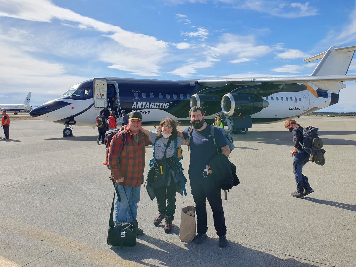 GoletaUgr's tweet photo. GOLETA team flying to Antarctica. Ready to start this season!! @CSIC
@utm_csic BIO #hesperides @Armada_esp #GabrieldeCastilla @Antartica_ET @CanalUGR @goetheuni @unicomplutense @CzechAcademy @scar_instant @tasmandrake @geologicasUCM https://t.co/QUjajjf4Yn