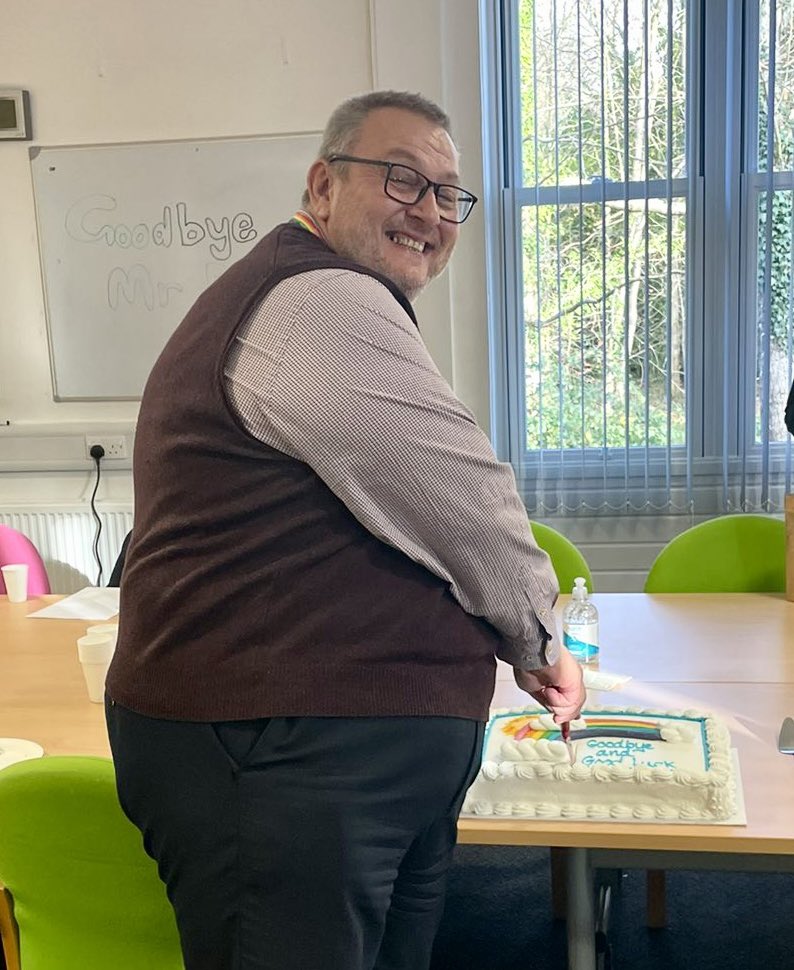 TomDoesComms's tweet photo. Thinking about the beautiful man @DraycottPaul , on his last day @Southern_NHSFT ; about how important he’s been in making our Trust a better place over the last 5 years; about how big and generous his heart is; about how much I will miss him. Thanks Paul, and farewell ❤️ https://t.co/7tGqLtyPur