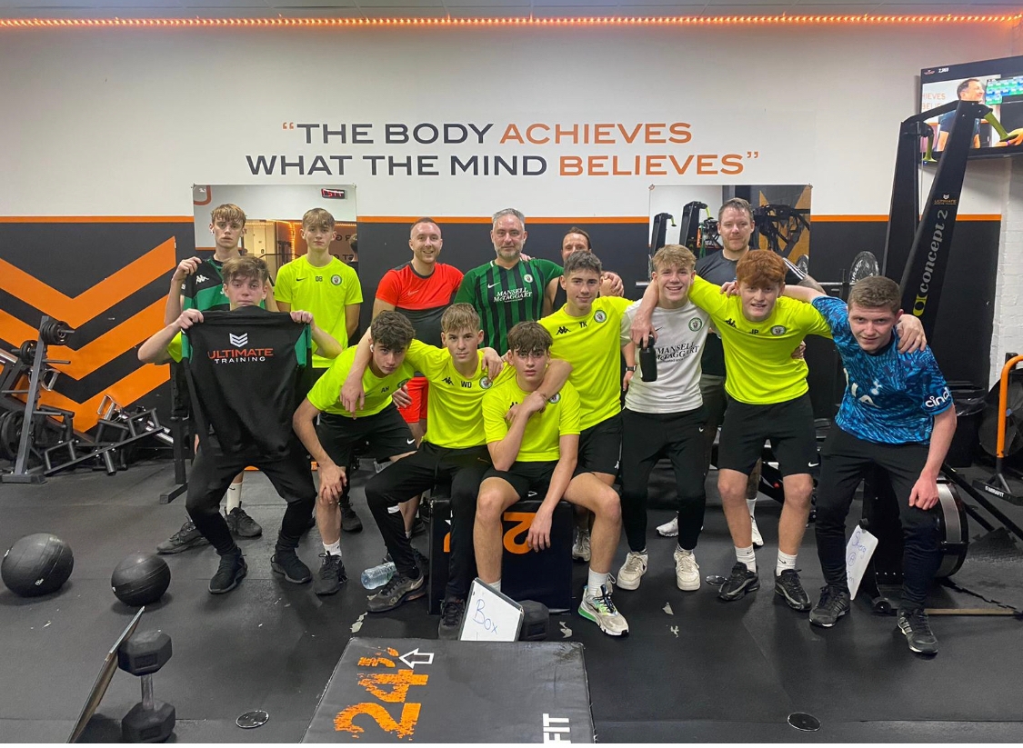 bhtfcjuniors's tweet photo. Our U15's have been put their paces tonight!
It may be the Christmas break but there's no stopping this team! ππ€π€β½οΈ
#bhtfcj @ultimatetraining #workout
#grassrootsfootball https://t.co/8kPucrzru4