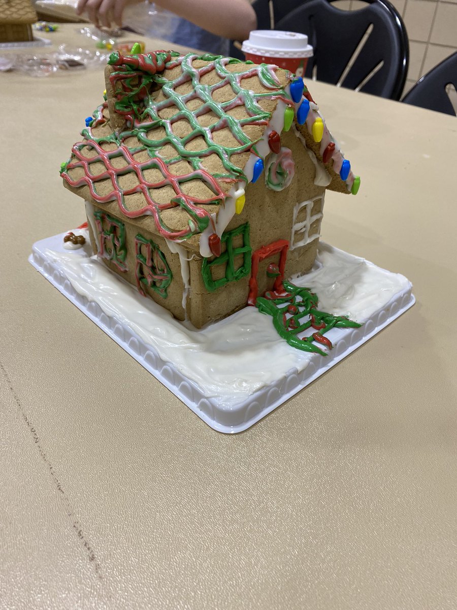 pe_RETSD's tweet photo. Prince Edward School saw the return of in person Gingerbread House building, hosted by the Prince Edward Parent Council (PEPC). There were some scrumptious beauties and some whose roofs just wouldn’t stay on. 🤣 Thx PEPC. @RETSDschools #gingerbreadhouse #tastyart https://t.co/NQPWRGbCsD