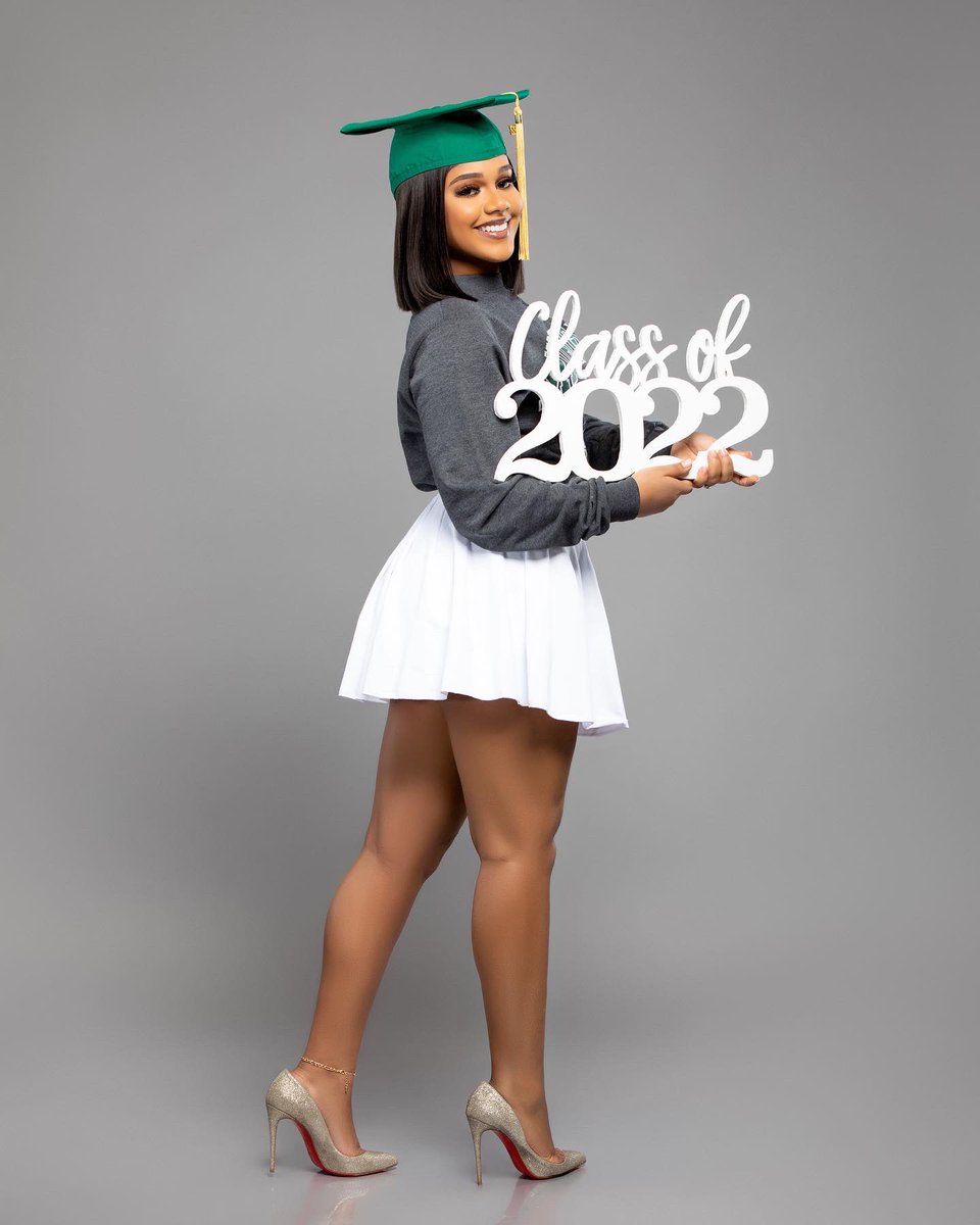 Foreign_yas's tweet photo. This college journey has been one  for the books. I’ve suffered loss, failure and had no choice but to dust myself off and try again. One thing about me, nothing ever gets in my way and that’s a fact. Congratulations Yasmin you did it!!🥳🥳🥰🥰🍾🍾 https://t.co/FMfL5X0snP
