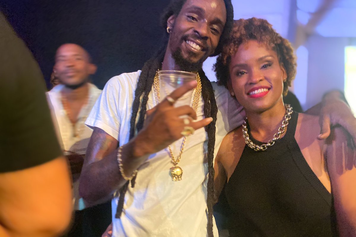 Freemyflo's tweet photo. Yavait du beau monde au concert du N’O Clan ce dimanche dernier cc @Krys_StepOut @tanyastval #drexi https://t.co/nKswaOOH1D