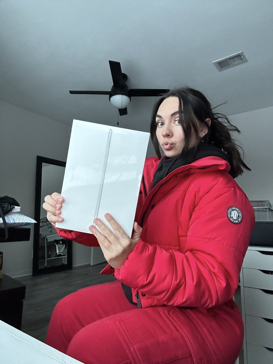 abbyberner_'s tweet photo. APPLE IPAD MINI GIVEAWAY! 🎮

- Follow my Instagram: abbyberner 
- Follow my Twitter @abbyberner_ 
-Follow my Twitch: abbyberner 
- Reply what platform you use the most! 
Retweet &amp; Tag your friends for more entrees❤️

1 winner chosen on 12/25 CHRISTMAS DAY Good luck! https://t.co/6IPWRzH9zy