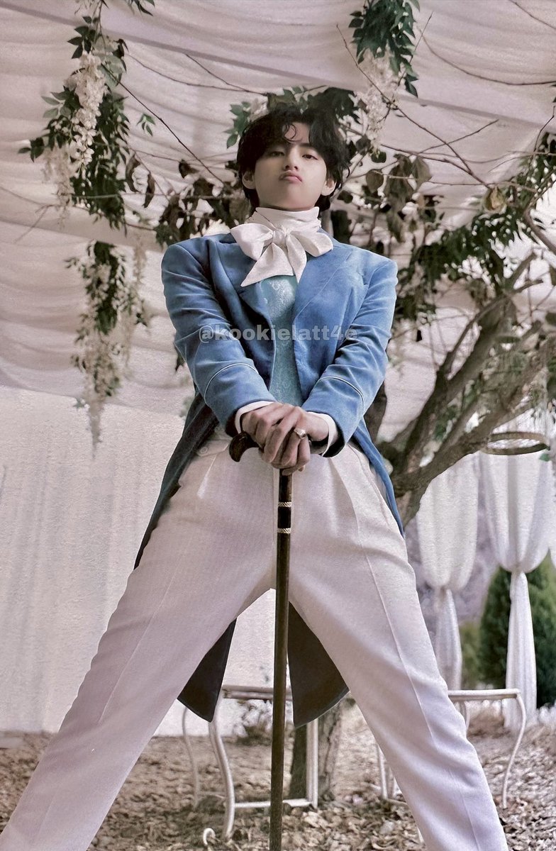 OMG KIM TAEHYUNG???!