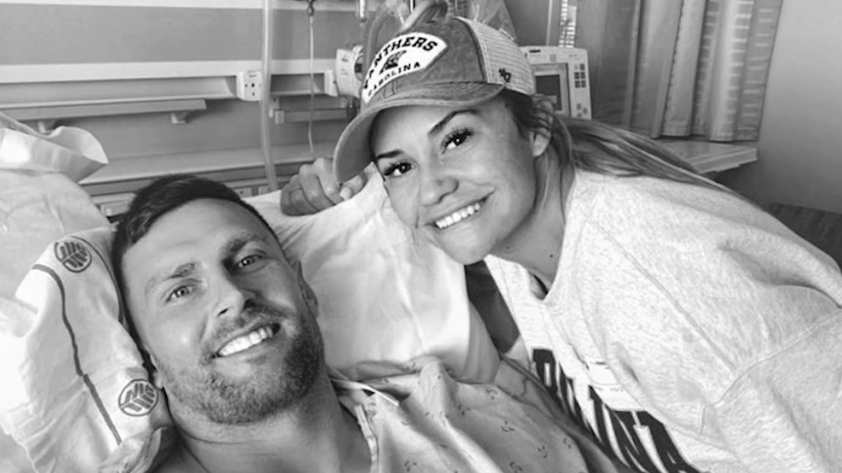 CSLonQCN's tweet photo. @Panthers DE Henry Anderson is thankful to be back on the field after a stroke scare. ❤ @mikelacett's story: https://t.co/99imxBOnFq https://t.co/z26jgzRFPZ