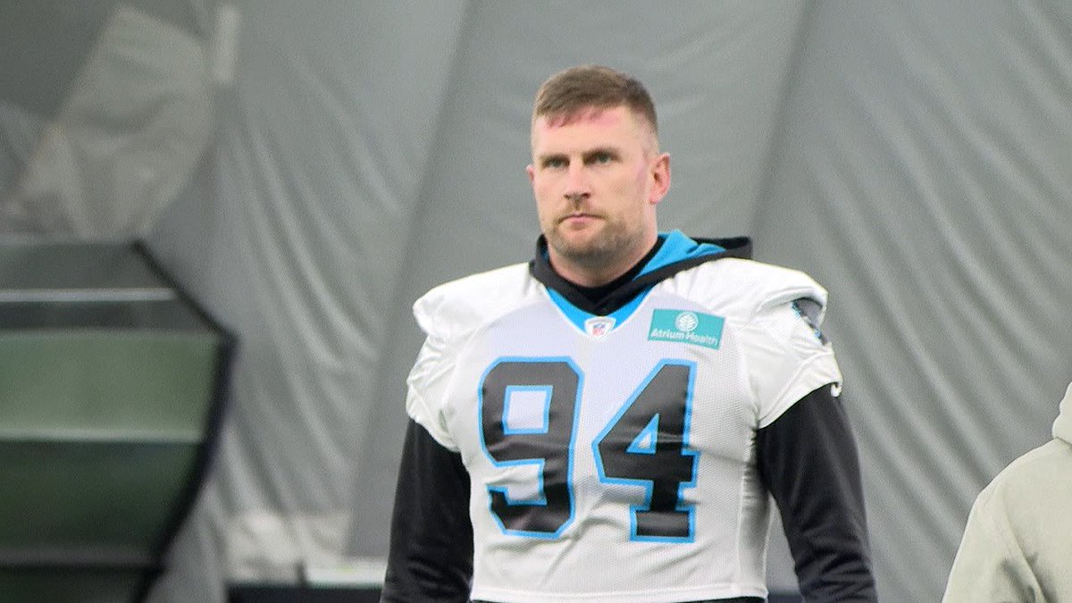 CSLonQCN's tweet photo. @Panthers DE Henry Anderson is thankful to be back on the field after a stroke scare. ❤ @mikelacett's story: https://t.co/99imxBOnFq https://t.co/z26jgzRFPZ