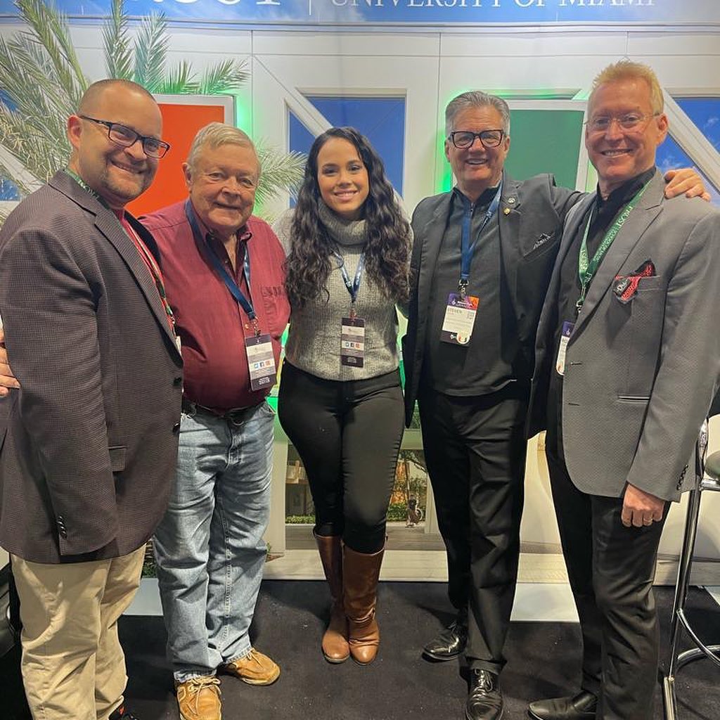 frostschoolum's tweet image. We've thoroughly enjoyed our week at @midwestclinic Chicago! Our visit to this esteemed annual conference featured a #FSOM exhibit, performances &amp;amp; compositions by our students, &amp;amp; guest appearances by our renowned faculty. 🙌

We thank #TheMidwestClinic as always for your support.