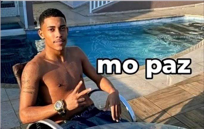asterinnovidro's tweet photo. @duda_okk @lovelyfwn Sim mana, eu achava que ship em banda era doideira e jurei que tinha visto de tudo, mas de livro 

Porram..... 

Misericórdia, pode nem rir e discordar.

Minha opinião vale demais pra querer q eu veja a delas como vdd... Que pena kkkkkk aí tô suave https://t.co/E6OF86KIRt