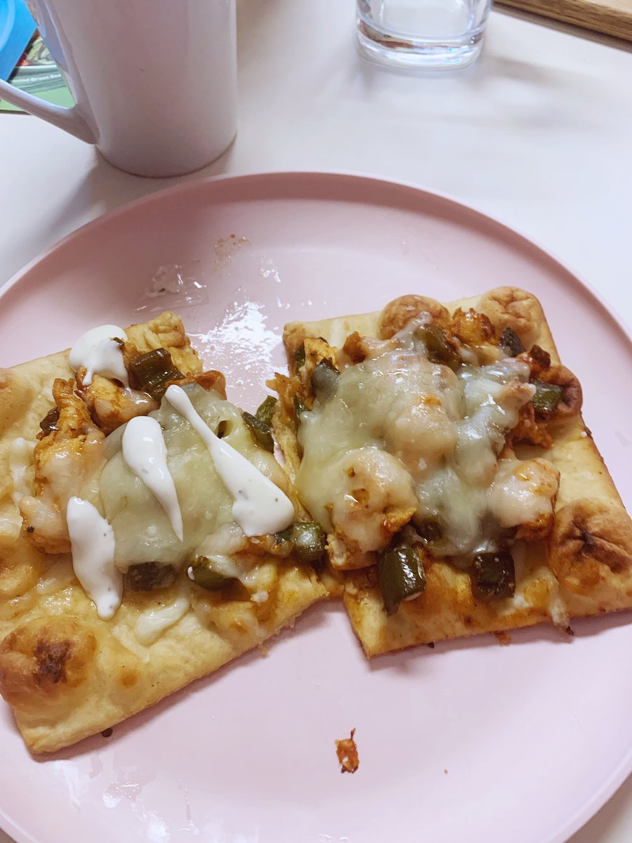 berosols's tweet photo. Hello! @HelloFresh  has sponsored me with amazing food! Use code POGHF16972 for 70% off plus free shipping for your first box on https://t.co/UrSVMaWefk (chicken barbecue ranch flatbread is my favorite) https://t.co/vNs4iIiJFT