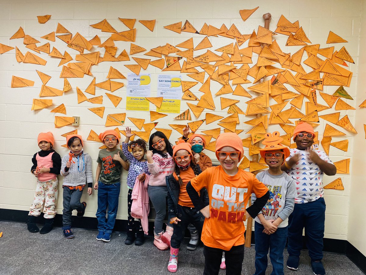 MrsDoyleSD54's tweet photo. Amazing day of happiness 🧡 #wearemuir #walkproud #seaoforange https://t.co/rqmj2hfkoU