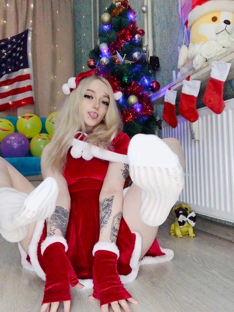 InSquirt's tweet photo. Merry Christmas 🎄 #нюдсокаждыйчас #нюдсочетверг #нюдсчетверг #hot #sexy #fansly #cb #on #fypシ #fyp #nyds https://t.co/uW6bV59rNI