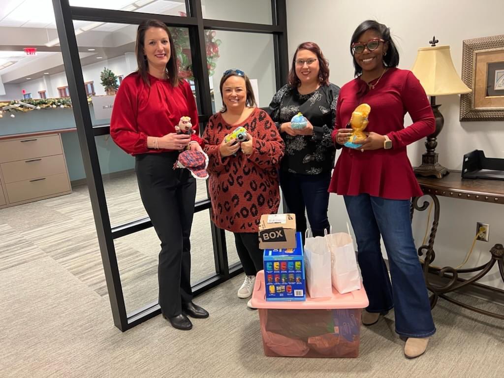 aafmontgomery's tweet photo. It's the paw~liday season, and we are so happy to make this donation of toys and treats to the Montgomery Humane Society for their annual Christmas stocking stuffer drive! 🐾

❤️ Thank you to AlaCOMP, Stamp, Leroy and Hilltop for partnering with us to make this drive possible! https://t.co/FTZbUSFP2k