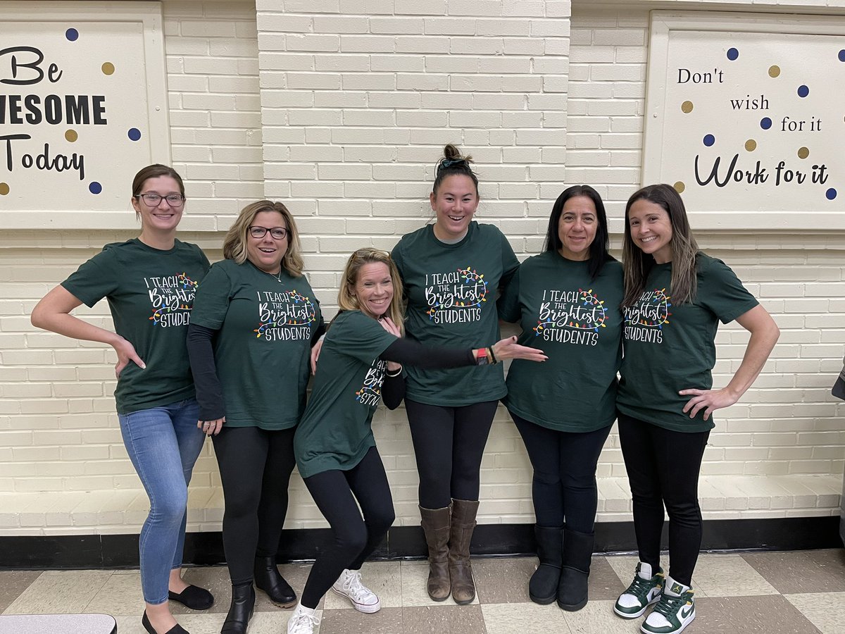 Teaching is always better when you’ve got a crew like this! Happy Holidays from the <a href="/OaklynSchool/">Oaklyn School</a> First Grade crew 💚❤️ #opsedu <a href="/mrsg_classroom/">Mrs.G's Classroom</a>