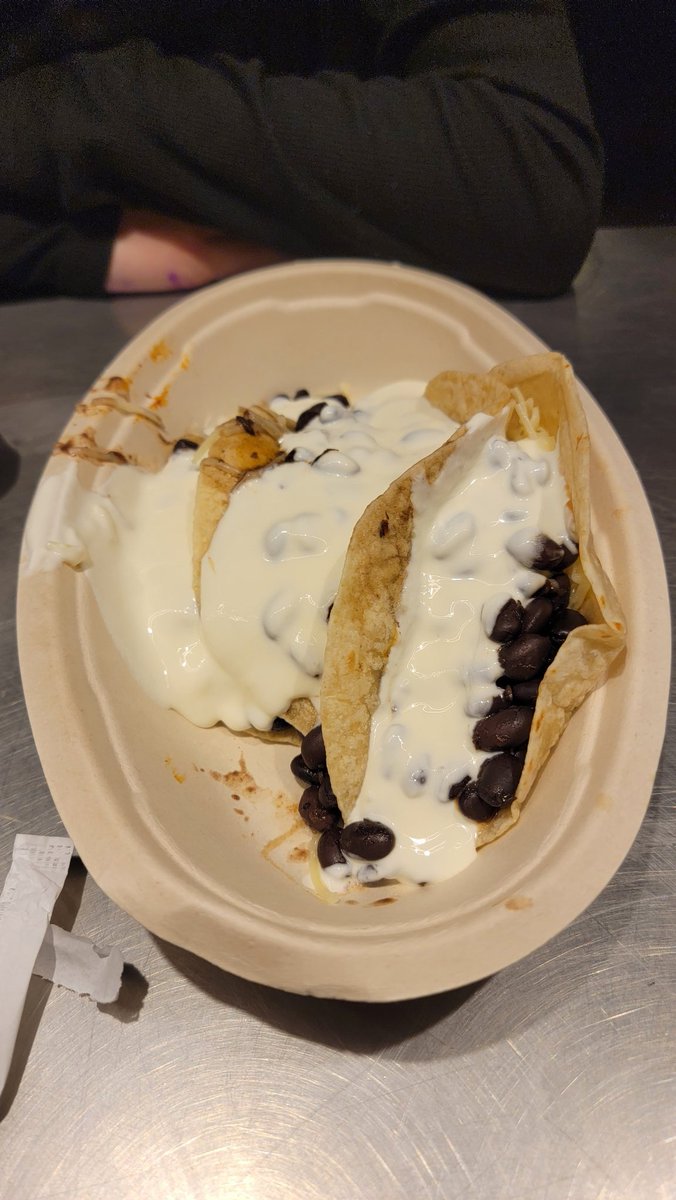 JaeisforJess's tweet photo. Wow, @ChipotleTweets is just getting worse and worse. We are eating at the one in Whitehall pa.... not only are the servers clearly miserable, foods not replenished the kid doing orders does not listen nor give 2 nachos about his job. So sad. #alittlesourcream #Chipotle https://t.co/PalneFfDrT